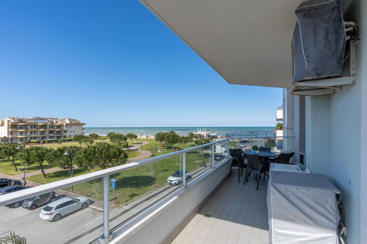 Residenze Roscioli Aparthotel Roseto Degli Abruzzi Exteriör bild