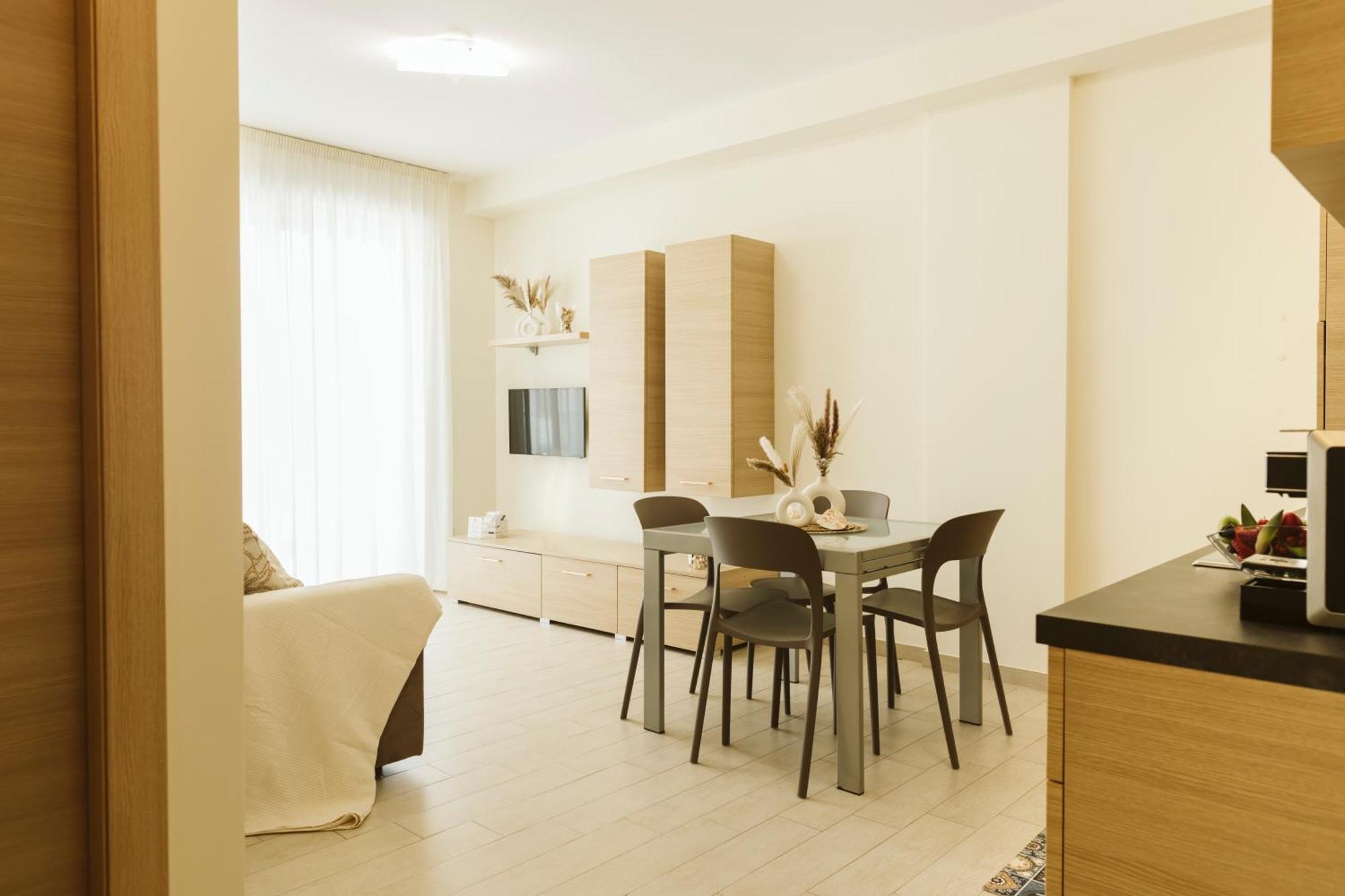 Residenze Roscioli Aparthotel Roseto Degli Abruzzi Exteriör bild
