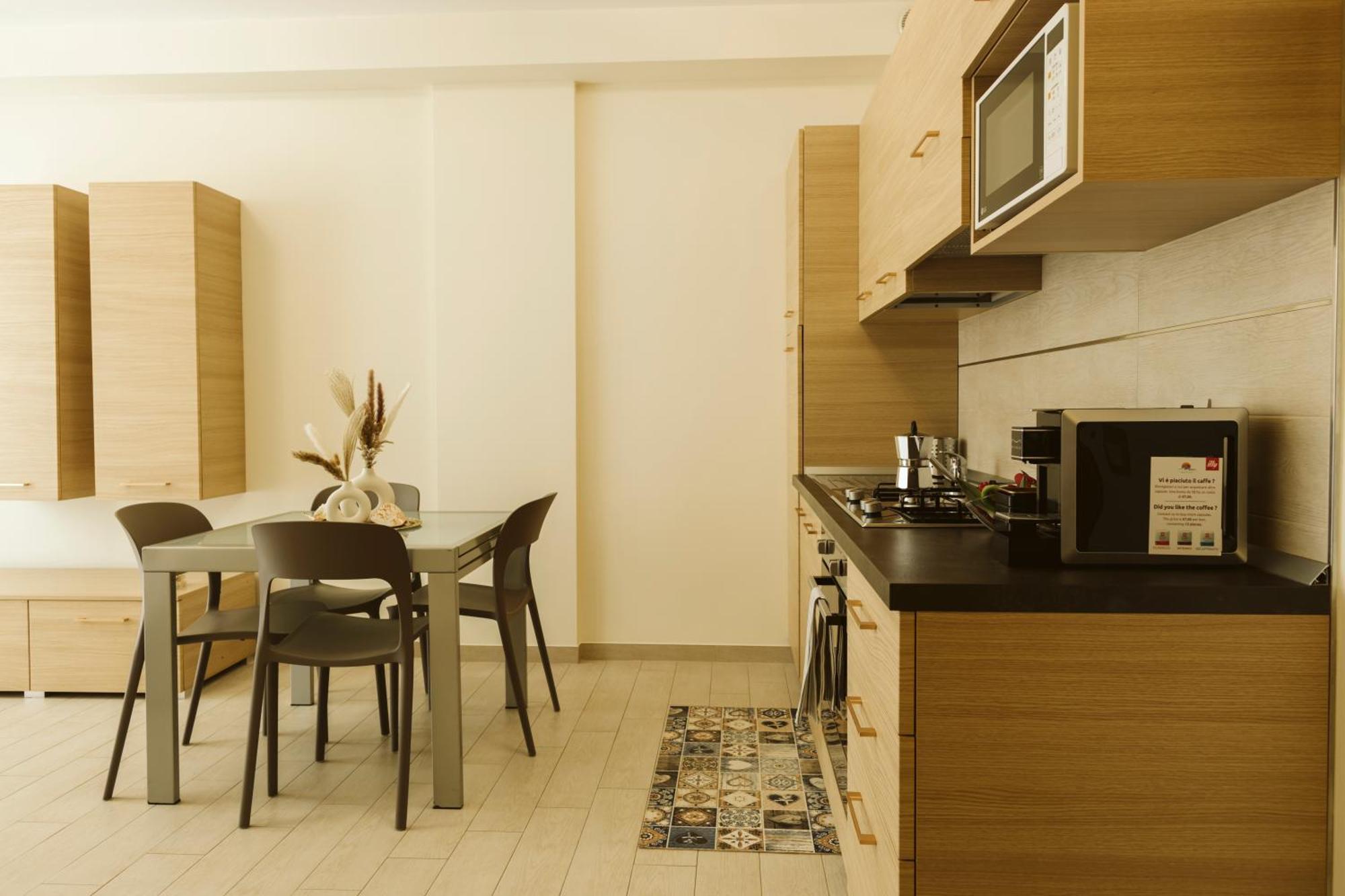 Residenze Roscioli Aparthotel Roseto Degli Abruzzi Exteriör bild