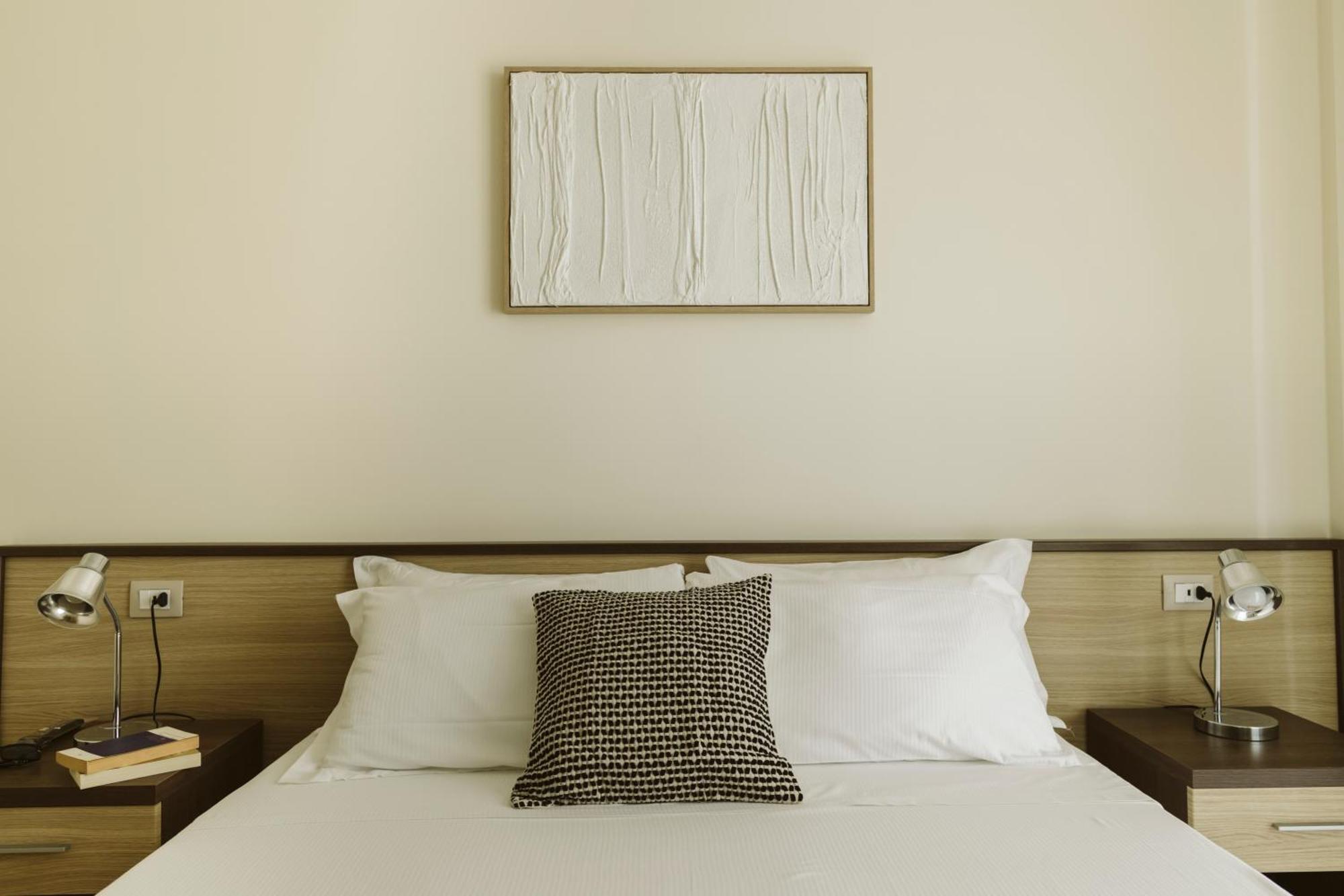 Residenze Roscioli Aparthotel Roseto Degli Abruzzi Exteriör bild