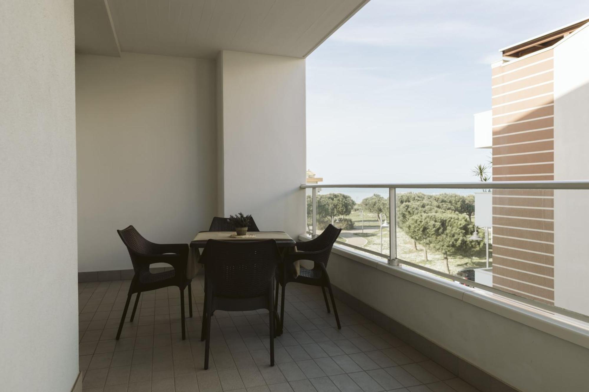 Residenze Roscioli Aparthotel Roseto Degli Abruzzi Exteriör bild