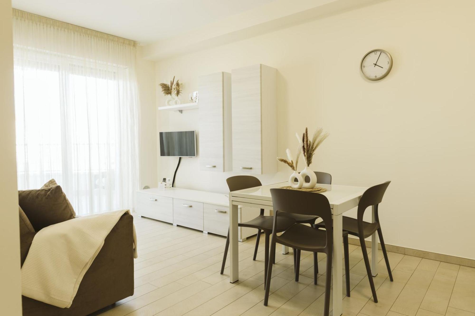Residenze Roscioli Aparthotel Roseto Degli Abruzzi Exteriör bild